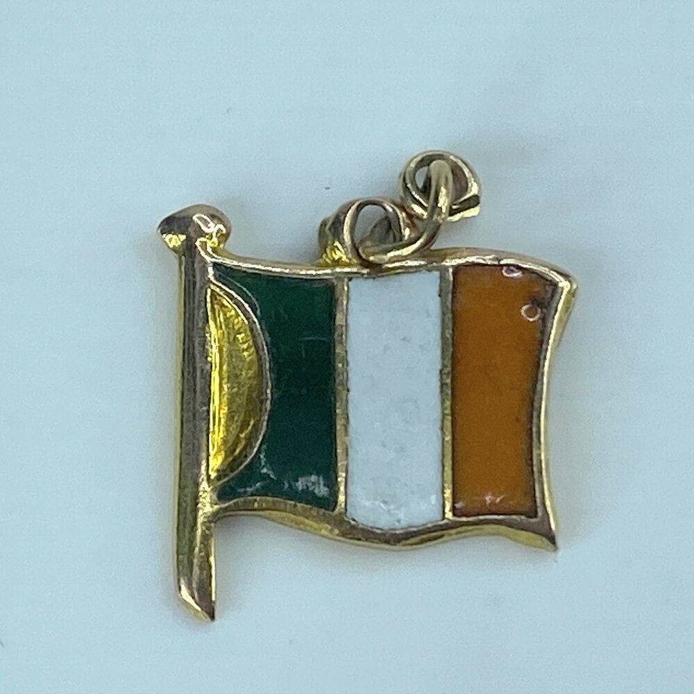 9K English yellow gold Ireland Enamel charm pendant 13mm 1.3g JR530